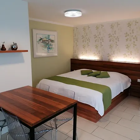 公寓 伊布斯花园公寓 *